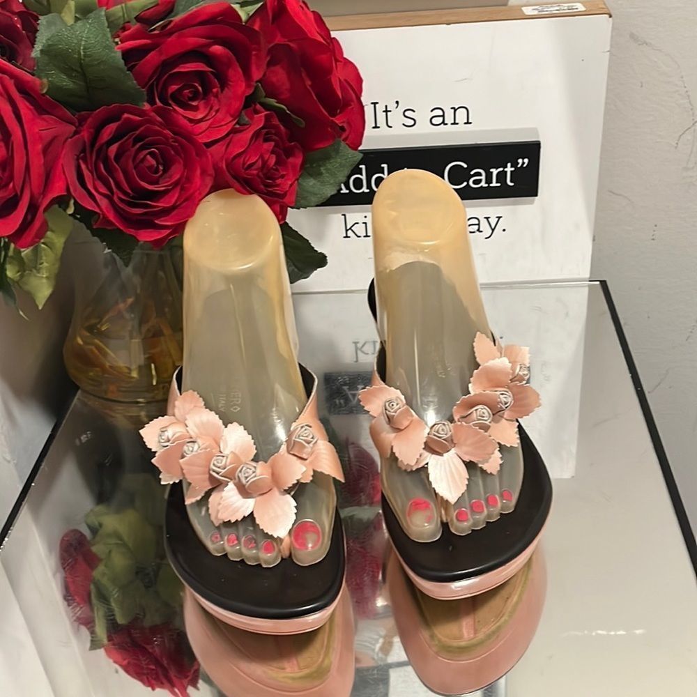 Ladies DONALD PLINER FLOWER WEDGES SANDALS